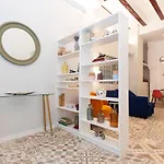 Clero Flat By Invalencia דירה