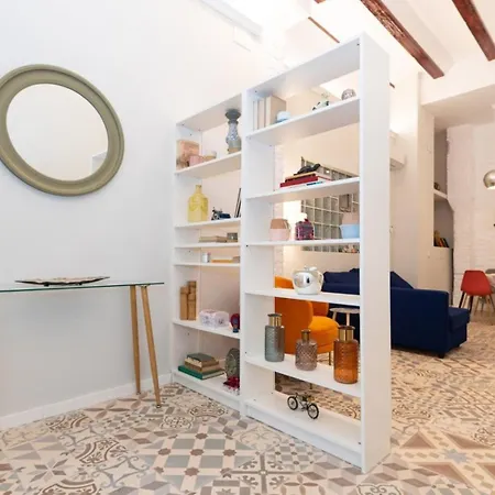 Clero Flat By Invalencia Daire