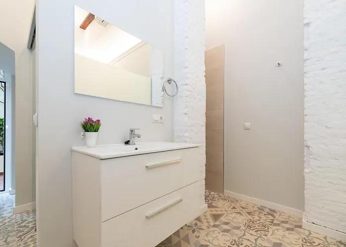 Clero Flat Suite By Invalencia